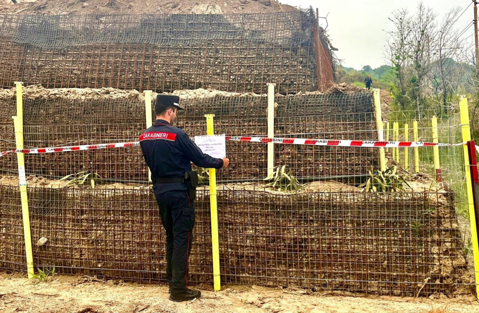 Carabinieri sequestro area