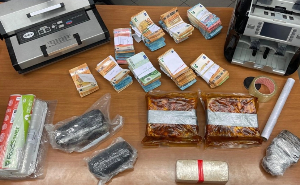 Cocaina soppressata denaro polizia