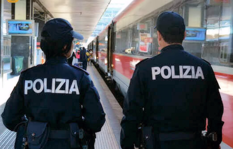 Polizia controllo treni polfer polizia ferroviaria