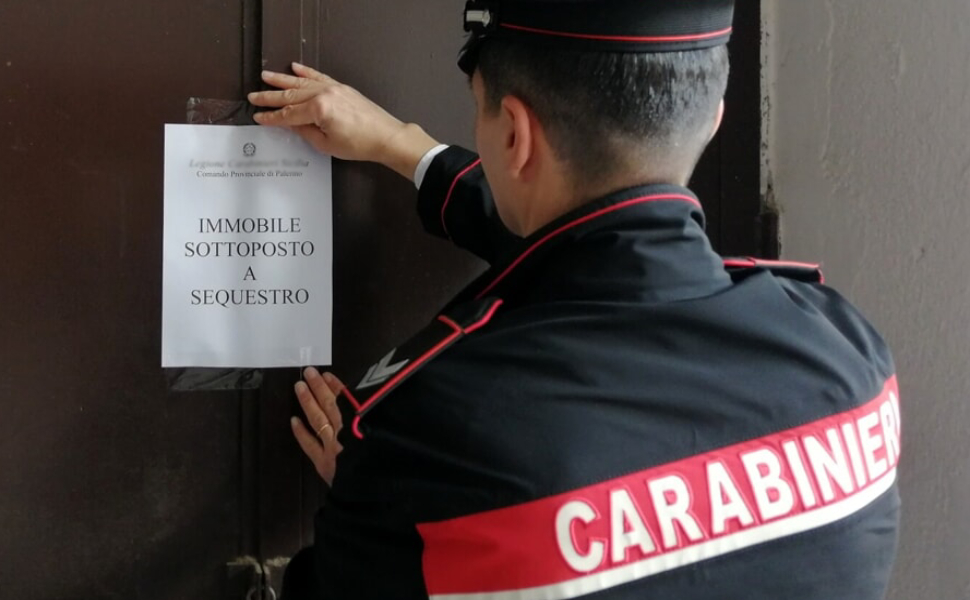 Sequestro carabinieri immobile