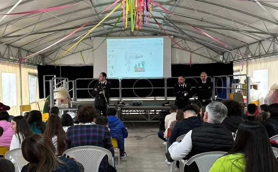 Contrasto al bullismo e al cyberbullismo, i carabinieri incontrano gli studenti 51 carabinieri 1