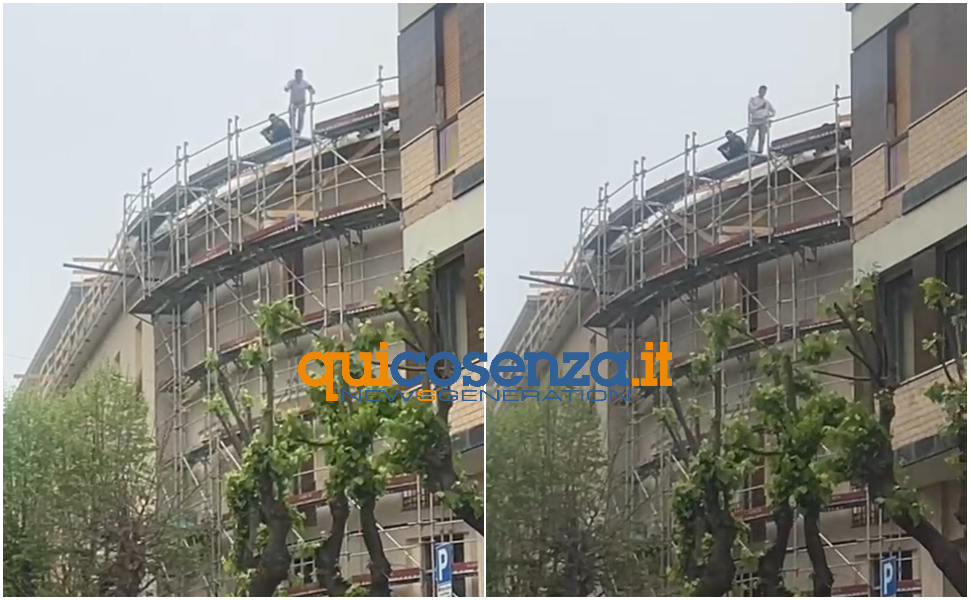 foto-operaio-tetto-tenta-di-buttarsi