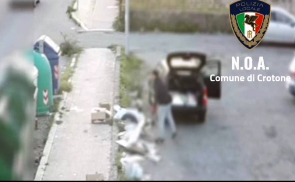incivile crotone abbandona inerti