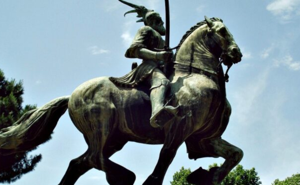 monumento-Skanderberg