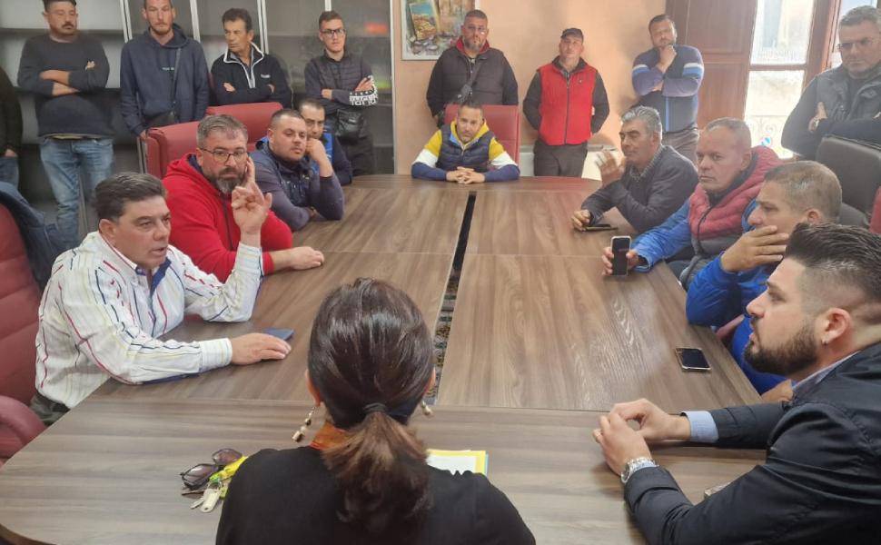 Emergenza Idrica: agricoltori dal sindaco per consegnare le Partite Iva 56 tavolo tecnico agricoltura2