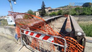 C'era una volta il Lungofiume: rifiuti, BoxArt usati come bivacchi e pista ciclabile abbandonata - FOTO 62 Ponte di Legno Via Bendicenti Lungofiume