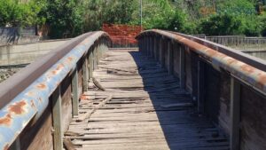 C'era una volta il Lungofiume: rifiuti, BoxArt usati come bivacchi e pista ciclabile abbandonata - FOTO 63 Ponte di Legno Via Bendicenti Lungofiume