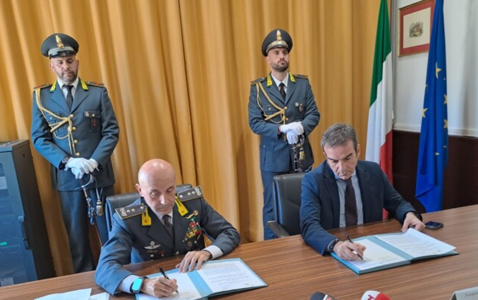 0c6f40efed0f941a4fa5ffe9ed777ca7 1