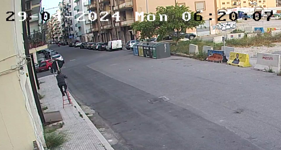 FURTO SEGNALI STRADALI