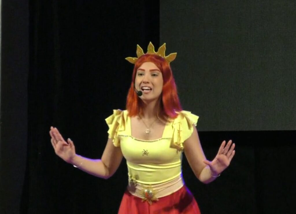 I bimbi di Crotone si divertono con Lucilla, la youtuber con milioni di visualizzazioni 1 Lucilla