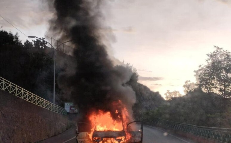 furgone-incendio-Cassano