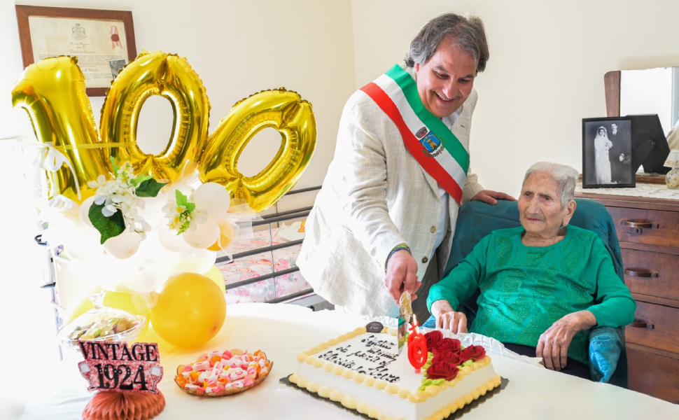 iannucci e nonna luigina carolei 100 anni 02