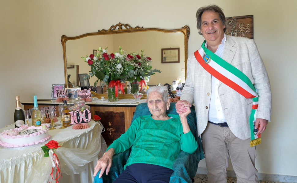 iannucci e nonna luigina carolei 100 anni