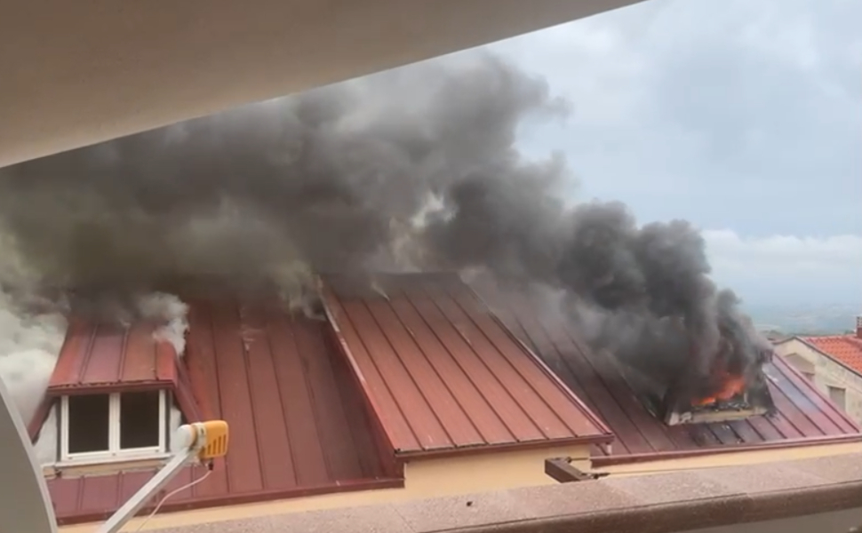 incendio deposito mansarda cropani