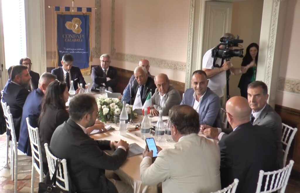 Confapi, la giunta nazionale si riunisce a Cosenza: «occorre investire al sud» 1 Confapi giunta nazionale