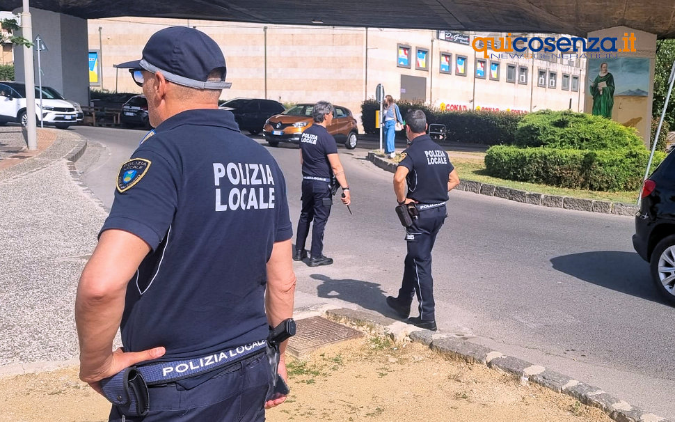 Polizia Municipale Cosenze agenti operatori2