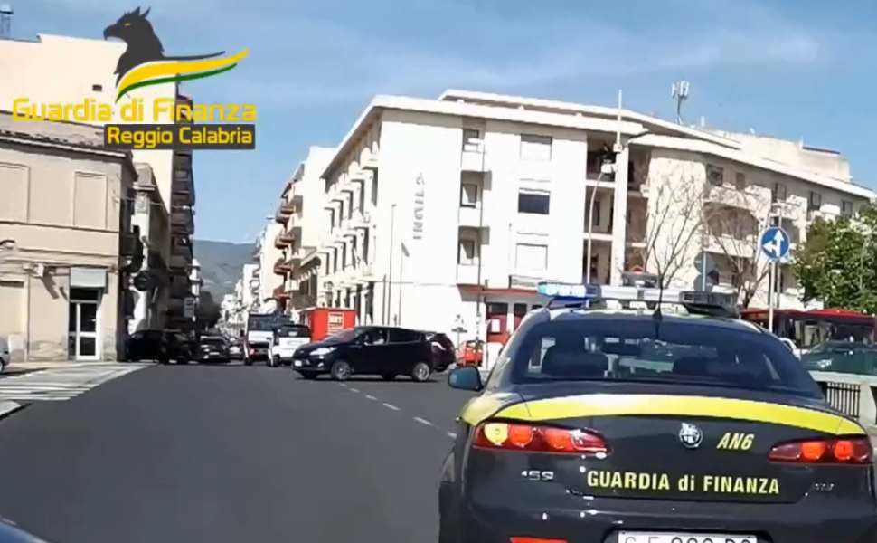 'Ndrangheta: confisca da 11 milioni ad un imprenditore del settore rifiuti 51 guardia finanza reggio calabria
