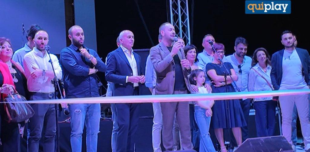 A Spezzano della Sila la centralissima Piazza delle Fontane si è rifatta il look 1 inaugurazione piazza spezzano sila