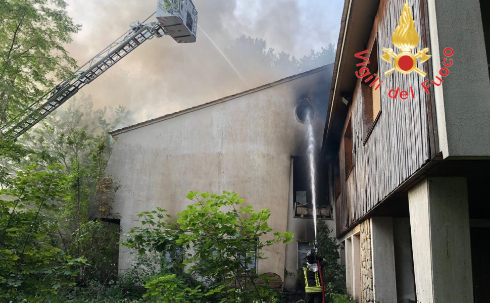 incendio casolare vvff