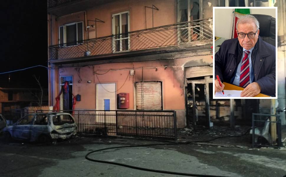 incendio poste mandatoriccio sindaco grispino