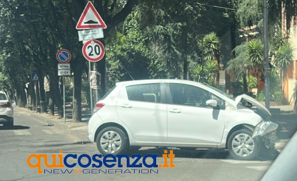 macchina-incidente-Cosenza