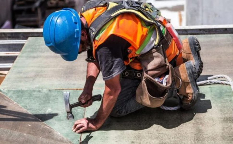 operaio-a-lavoro_caldo