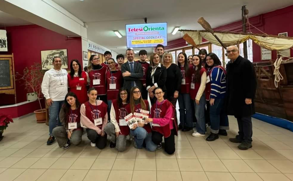 Concorso Nazionale di Poesia “Città di Poggiomarino”, successo per il liceo Telesio di Cosenza 51 studenti telesio premio poesia