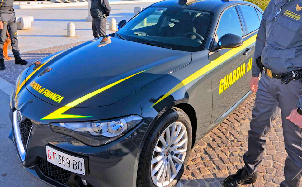 Guardia di Finanza auto controlli