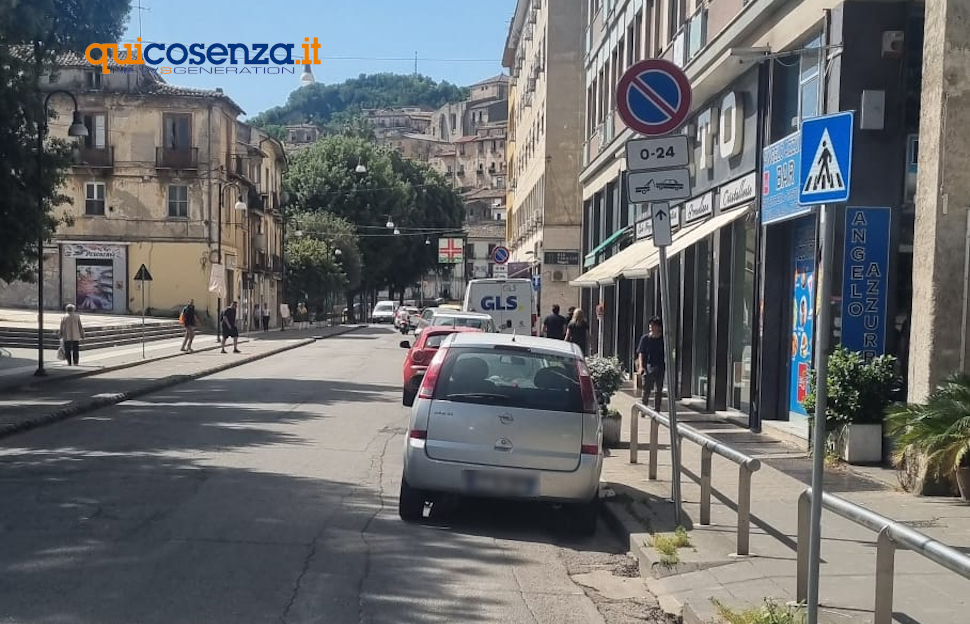 Via Sertorio Quattromani divieto