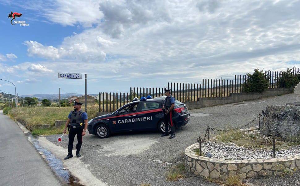 carabinieri spezzano albanese