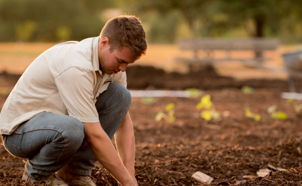giovane-agricoltore.