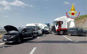 incidente A2 Eboli morti2