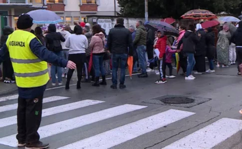 sorveglianza uscita scuole 01