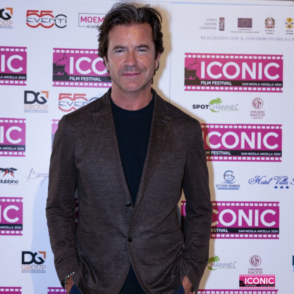 47b7b32b 3d2d 41fd 817b ab5ab29f7011