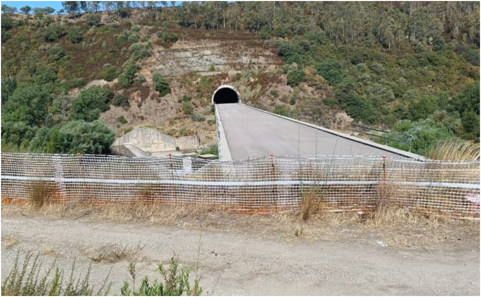 Galleria-vicino-diga-di-Tarsia.