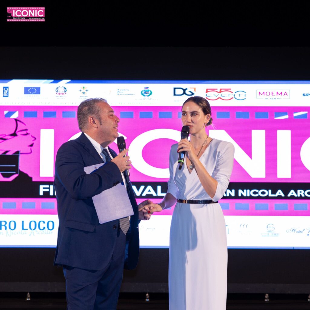 af38e93b fce5 4c4a 86c2 e14d5e1dad58