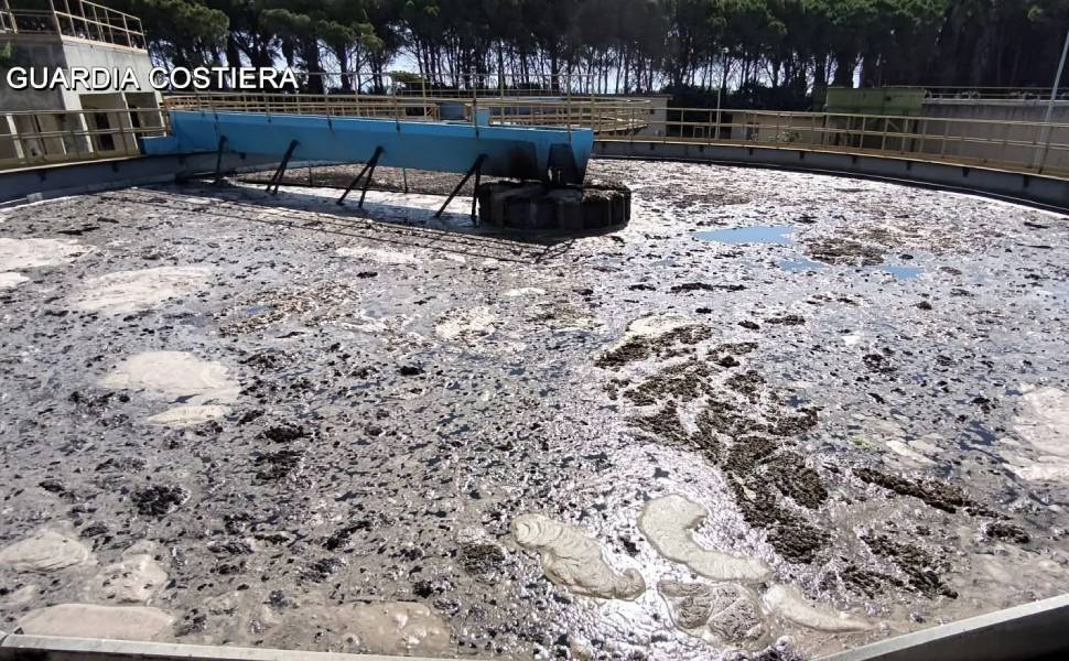 Reflui finivano nel torrente: alti livelli di escherichia coli, scatta il sequestro dell'impianto 51 depuratore guardia costiera sequestro