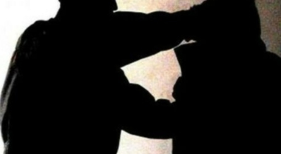 lite fra due anziani