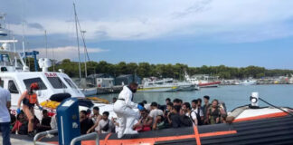 sbarco-migranti-Roccella-1