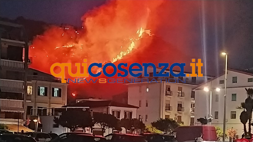 cetraro paese incendio