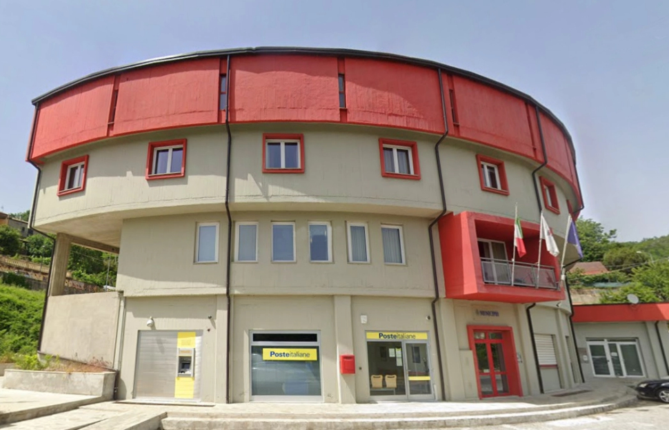 Colosimi, funzionario aggredito in Municipio. La minoranza "si svolga un consiglio comunale aperto" 53 Comune di Colosimi