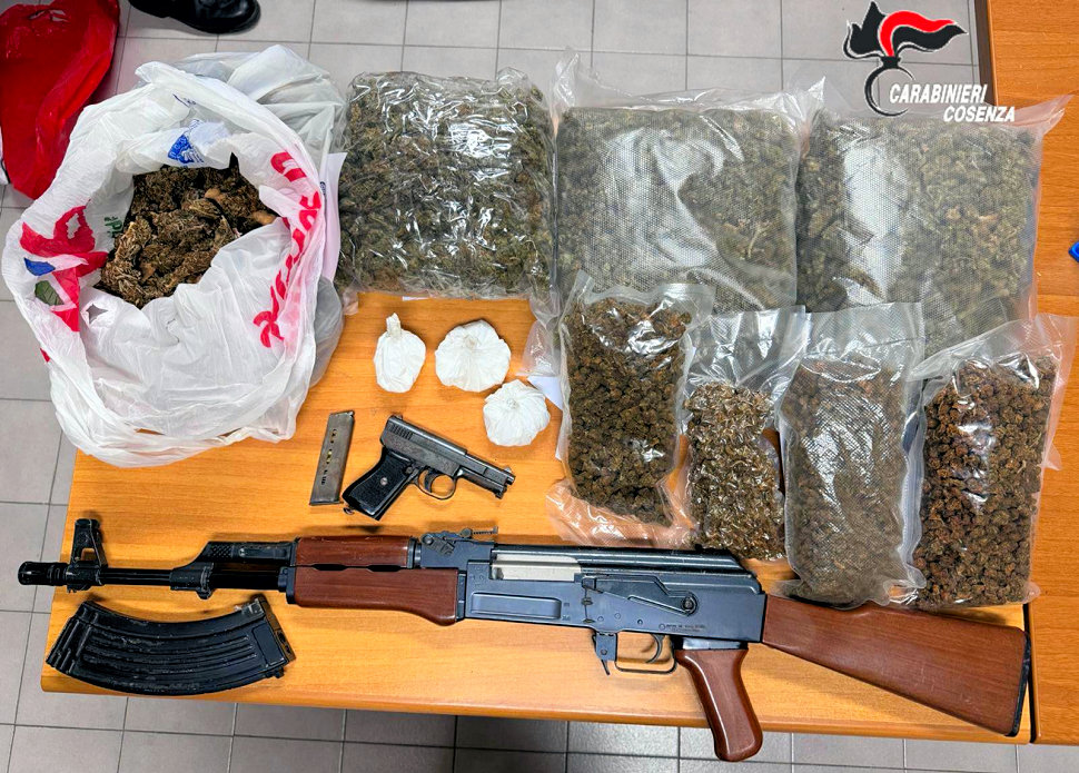Droga e Armi carabinieri Paola