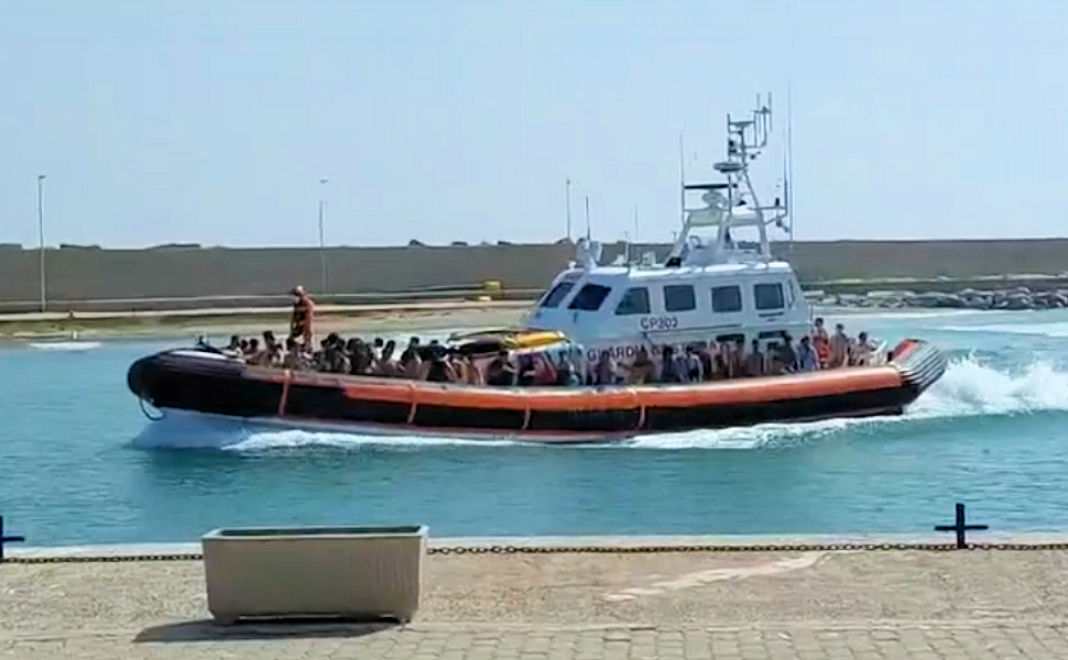 Ancora due sbarchi in Calabria, in nottata arrivati 142 migranti #finsubito richiedi mutuo fino 100%