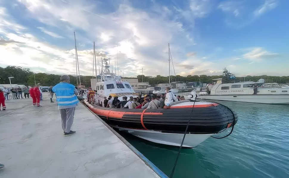 Migranti soccorsi guardia costiera