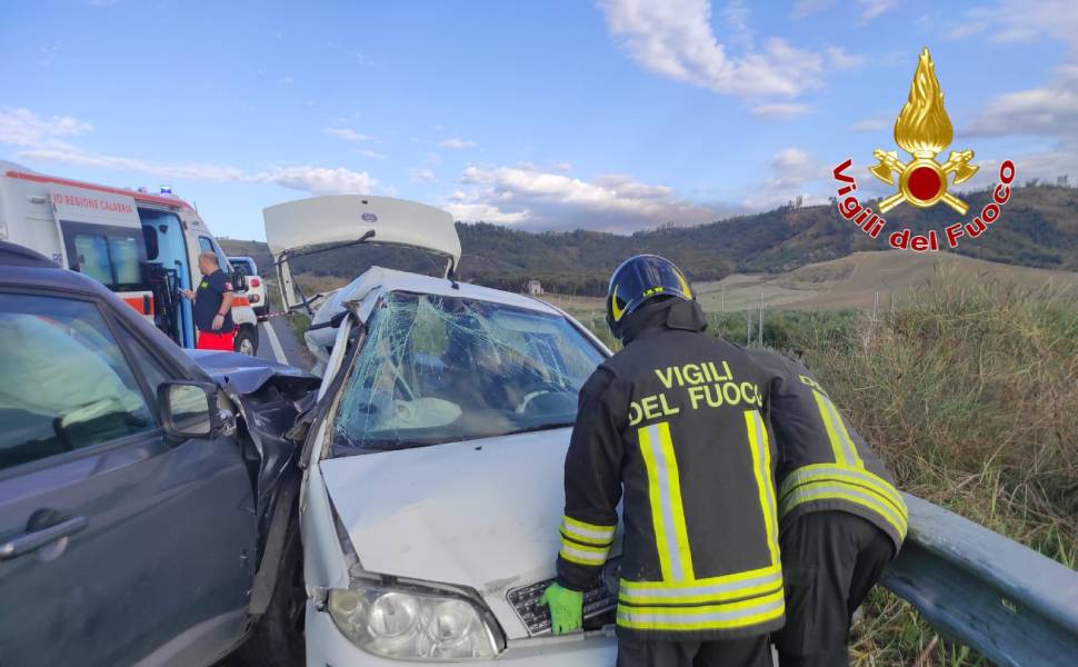 incidente 106 cutro una vittima