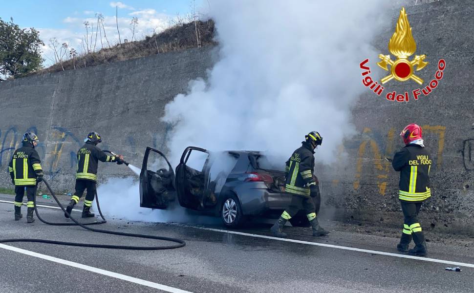 peugeot fiamme 106 crotone 01
