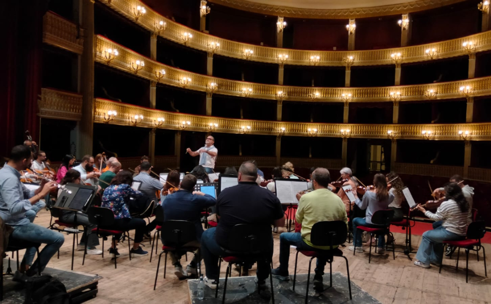 Maestro-Pinzauti_orchestra-sinfonica-brutia.