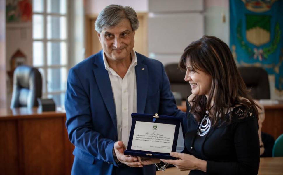 Maria Pia Iannuzzi riconoscimento comm cultura cosenza 03