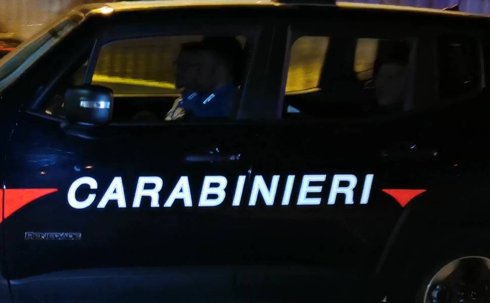 carabinieri auto notte