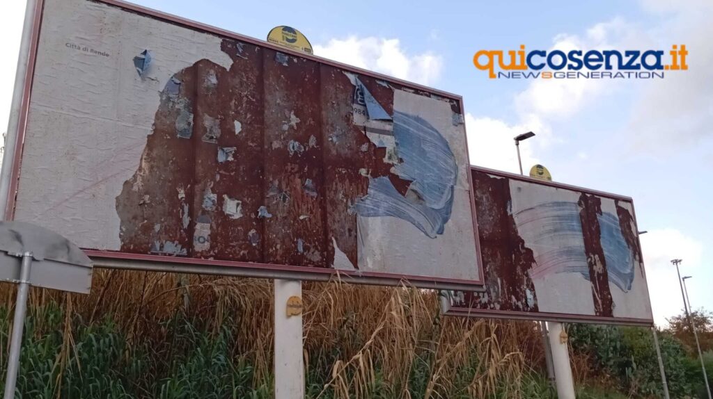 Appalti e pubblicità a Rende, azienda esclusa per gravi illeciti resta in gara 2 cartelloni pubblicitari Rende (1)